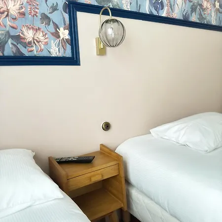 Le Florus Hotel Montrouge Exterior photo